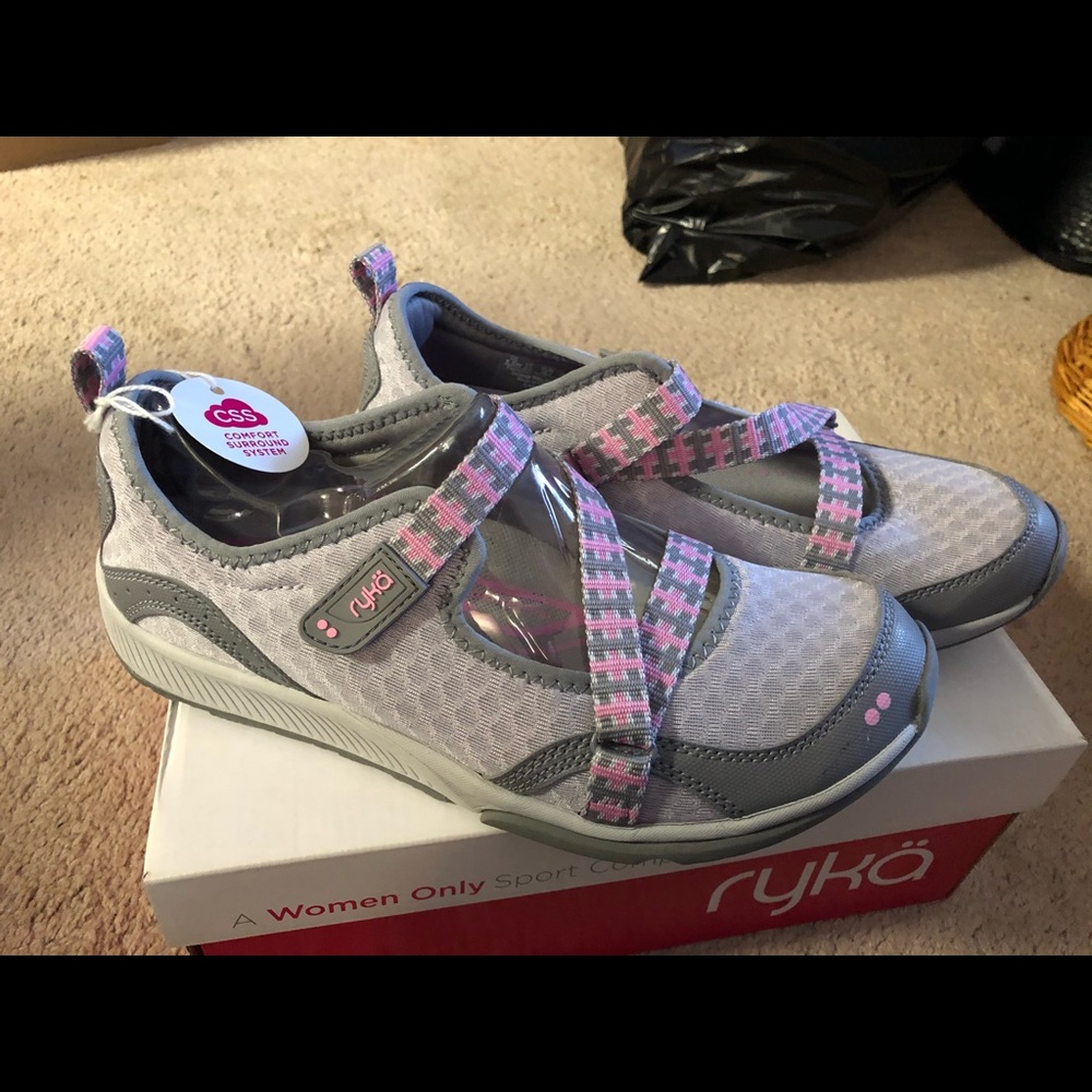 Casual summer sandals/sneakers